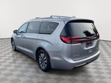 Used 2021 Chrysler Pacifica Touring-L image 5