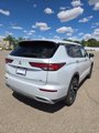 Used 2024 Mitsubishi Outlander SE image 3