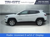 Used 2022 Jeep Compass Latitude image 2