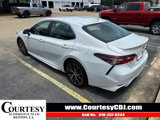 Used 2024 Toyota Camry SE image 5