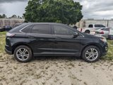 Used 2018 Ford Edge Titanium image 3