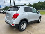 Used 2022 Chevrolet Trax LT w/ LT Convenience Package image 4