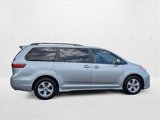 Used 2020 Toyota Sienna LE image 4