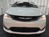 Used 2020 Chrysler Pacifica Touring-L image 3