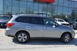 Used 2020 Nissan Pathfinder SV image 2