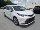 Used 2021 Toyota Sienna Platinum image 3