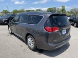Used 2019 Chrysler Pacifica Touring-L image 6