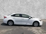 Used 2022 Toyota Corolla LE image 3