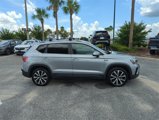 Used 2022 Volkswagen Taos SE image 3
