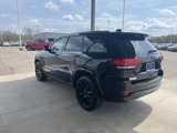 Used 2018 Jeep Grand Cherokee Altitude image 3