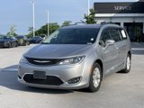 Used 2017 Chrysler Pacifica Touring-L image 3
