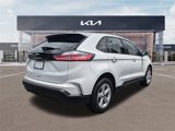 Used 2021 Ford Edge SE image 4