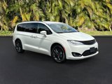 Used 2020 Chrysler Pacifica Touring-L w/ Advanced Safetytec Group image 2