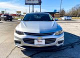 Used 2018 Chevrolet Malibu LT image 2