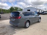 New 2025 Chrysler Pacifica Select image 4