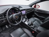 Certified 2024 Porsche Macan image 4
