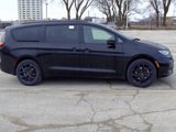New 2025 Chrysler Pacifica Limited w/ Uconnect Theater Family Group image 2