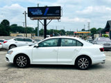 Used 2017 Volkswagen Jetta SE image 3