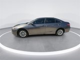 Used 2016 Toyota Camry LE image 5