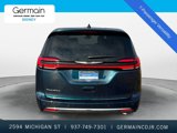 New 2025 Chrysler Pacifica Select image 2