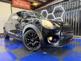 Used 2015 MINI Cooper 4-Door Hardtop image 3