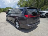 Used 2023 Chrysler Pacifica Touring-L image 4