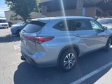 Used 2020 Toyota Highlander XLE image 5