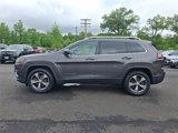 Used 2019 Jeep Cherokee Limited w/ Technology Group image 4