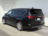 Used 2023 Chrysler Pacifica Touring-L image 5