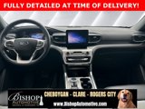 Used 2022 Ford Explorer XLT w/ Equipment Group 202A image 4