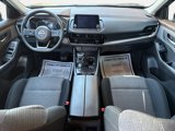 Used 2022 Nissan Rogue SV image 3