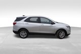 Used 2021 Chevrolet Equinox LS w/ LS Convenience Package image 4