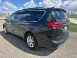 Used 2021 Chrysler Pacifica Touring-L image 6