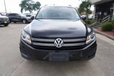 Used 2017 Volkswagen Tiguan Limited w/ Premium Package image 2