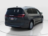 Used 2022 Chrysler Pacifica Touring-L image 5