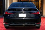 Used 2022 Lexus ES 300h w/ Premium Package image 4