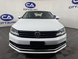 Used 2017 Volkswagen Jetta SE image 2