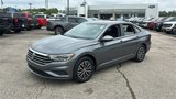 Used 2019 Volkswagen Jetta SE image 2