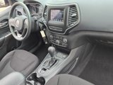 Used 2019 Jeep Cherokee Latitude w/ Popular Appearance Group image 5