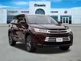 Used 2019 Toyota Highlander LE image 2