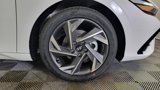 New 2025 Hyundai Elantra SEL image 3
