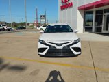 Used 2022 Toyota Camry SE image 2