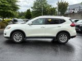 Used 2017 Nissan Rogue SV image 4