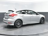 Used 2016 Ford Focus SE w/ SE Sport Package image 4