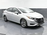 Used 2023 Nissan Versa SV image 2
