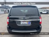Used 2015 Chrysler Town & Country Touring-L image 6