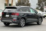 Certified 2024 Volkswagen Taos SE image 4