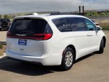 Used 2022 Chrysler Pacifica Touring-L image 4