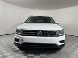 Used 2020 Volkswagen Tiguan SE w/ Panoramic Sunroof Package image 2