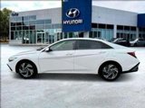 New 2025 Hyundai Elantra SEL image 3